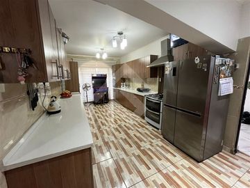 Casa en Venta en Domingo Tocornal/ Juan de Dios Malebrán