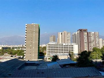 Muy luminoso,full equi 1D/1B, Metro Ecuado y A.Hur