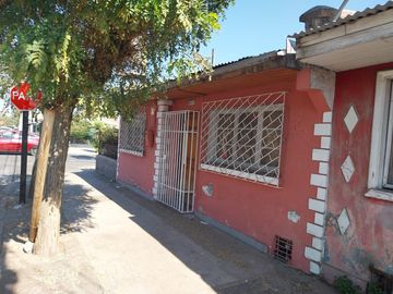 Se vende casa esquina  Salvador Allende, Lo Espejo