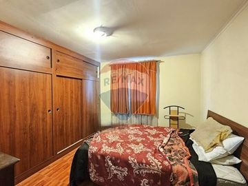 Casa esquina con local comercial