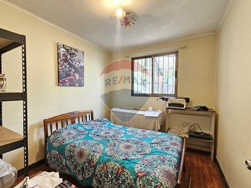 Casa esquina con local comercial