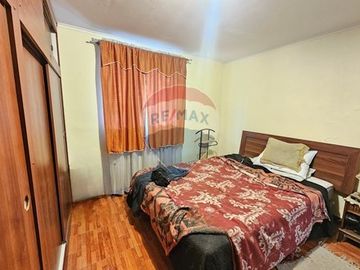 Casa esquina con local comercial