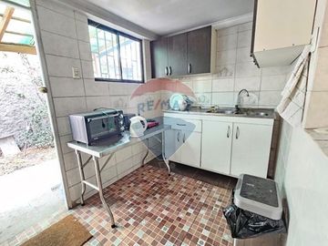 Casa esquina con local comercial