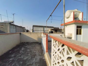 CASA EN VENTA EN ESQUINA COL. CONSTITUCION DE 1917