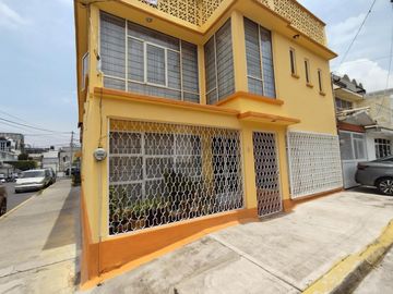 CASA EN VENTA EN ESQUINA COL. CONSTITUCION DE 1917