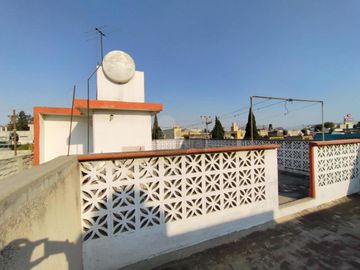 CASA EN VENTA EN ESQUINA COL. CONSTITUCION DE 1917