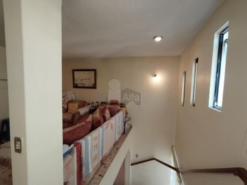 CASA EN VENTA EN ESQUINA COL. CONSTITUCION DE 1917