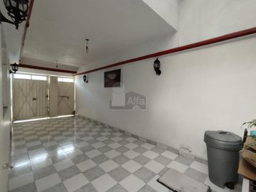 CASA EN VENTA EN ESQUINA COL. CONSTITUCION DE 1917