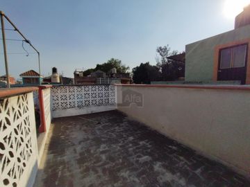 CASA EN VENTA EN ESQUINA COL. CONSTITUCION DE 1917