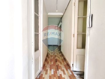 Casa con excelente ubicación/ Av. Santa Isabel