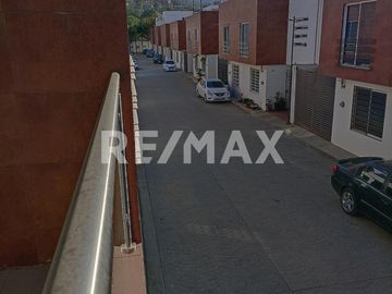 CASA EN RESIDENCIAL AGUA AZUL - (3)