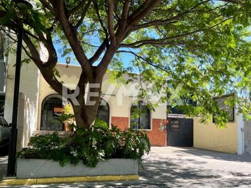 Casa Comercial en Venta - (3)
