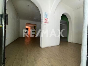 Casa Comercial en Venta - (3)