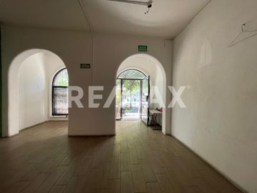 Casa Comercial en Venta - (3)