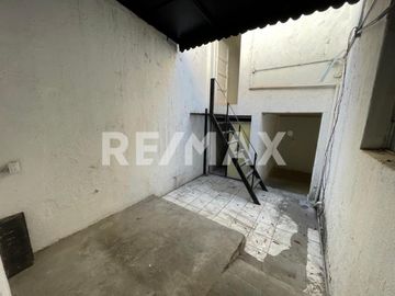 Casa Comercial en Venta - (3)