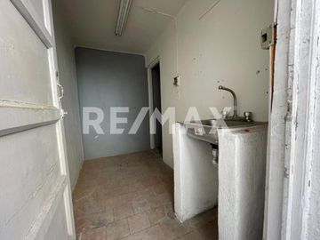 Casa Comercial en Venta - (3)