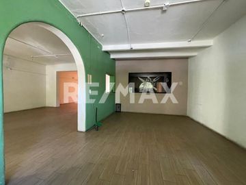 Casa Comercial en Venta - (3)