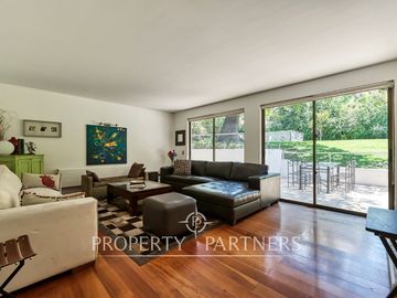 Hermosa casa chilena en venta, sector Huinganal La Dehesa, Lo Barnechea