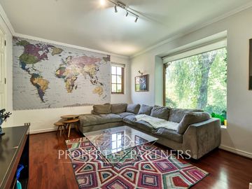 Hermosa casa chilena en venta, sector Huinganal La Dehesa, Lo Barnechea