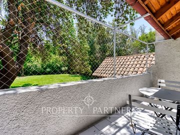 Hermosa casa chilena en venta, sector Huinganal La Dehesa, Lo Barnechea