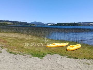 Casa orilla de Lago Panguipulli con playa exclusiva y vista al Volcán Villarrica