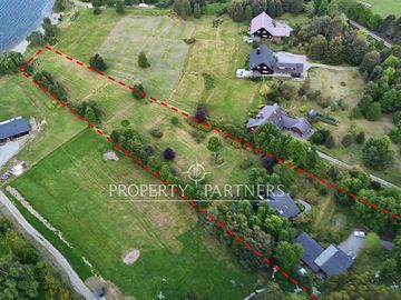 Casa orilla de Lago Panguipulli con playa exclusiva y vista al Volcán Villarrica