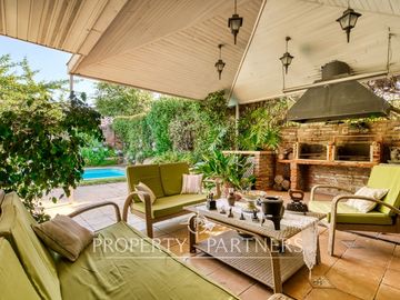 Venta de Gran Casa en Condominio, en el Corazón de Peñalolén