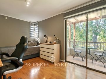Venta de Gran Casa en Condominio, en el Corazón de Peñalolén