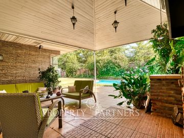 Venta de Gran Casa en Condominio, en el Corazón de Peñalolén
