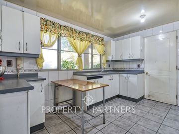 Venta de Gran Casa en Condominio, en el Corazón de Peñalolén