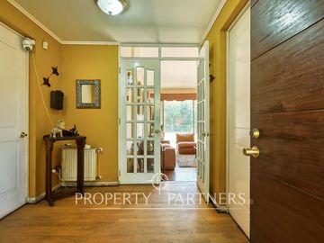 Venta de Gran Casa en Condominio, en el Corazón de Peñalolén