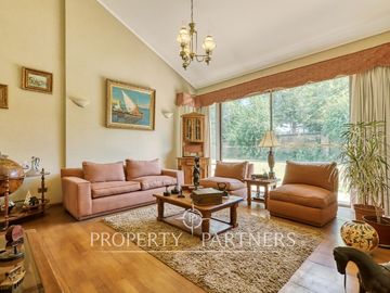 Venta de Gran Casa en Condominio, en el Corazón de Peñalolén