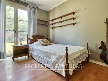 Venta de Gran Casa en Condominio, en el Corazón de Peñalolén