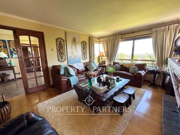 Hermosa propiedad en condominio Lomas del Carmen, con inmejorable vista.
