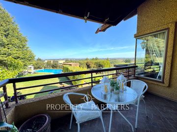 Hermosa propiedad en condominio Lomas del Carmen, con inmejorable vista.