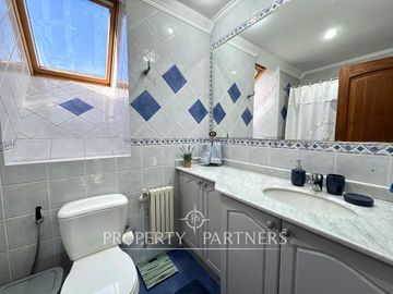 Hermosa propiedad en condominio Lomas del Carmen, con inmejorable vista.