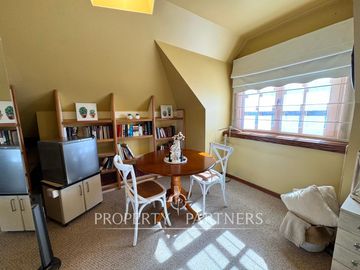 Hermosa propiedad en condominio Lomas del Carmen, con inmejorable vista.