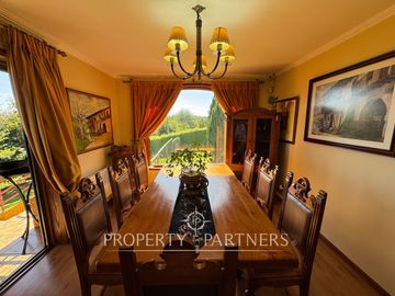 Hermosa propiedad en condominio Lomas del Carmen, con inmejorable vista.