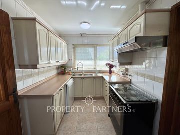 Hermosa propiedad en condominio Lomas del Carmen, con inmejorable vista.