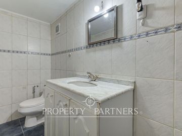 Duplex en Luis Thayer Ojeda, Metro Tobalaba, Providencia