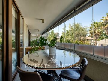 Moderno, 3D/3B, amplia terraza y logia independiente en barrio Pío XI, Vitacura