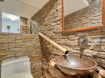 Las Pircas de Peñalolén, Venta de Gran Casa en sector exclusivo y con hermosa vista hacia Santiago.
