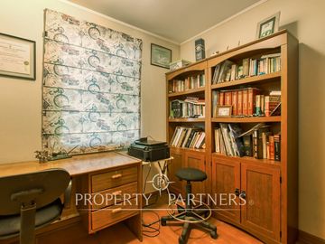 Las Pircas de Peñalolén, Venta de Gran Casa en sector exclusivo y con hermosa vista hacia Santiago.