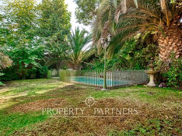 Las Pircas de Peñalolén, Venta de Gran Casa en sector exclusivo y con hermosa vista hacia Santiago.