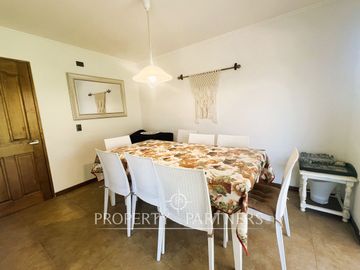 Casa con vista parcial al mar