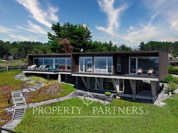 Pichilemu, Espectacular Casa en Primera línea