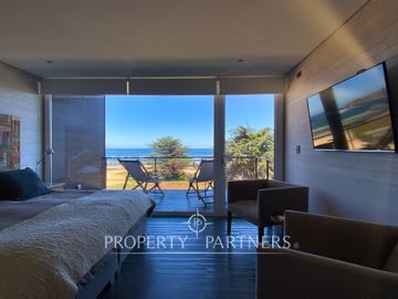 Pichilemu, Espectacular Casa en Primera línea