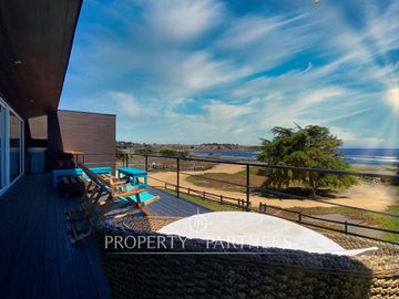 Pichilemu, Espectacular Casa en Primera línea