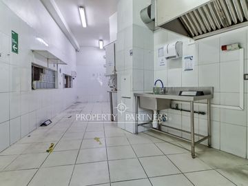 Arriendo de hotel equipado de 6 niveles con 21 departamentos, llegar e instalarse