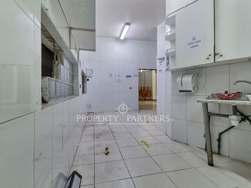 Arriendo de hotel equipado de 6 niveles con 21 departamentos, llegar e instalarse